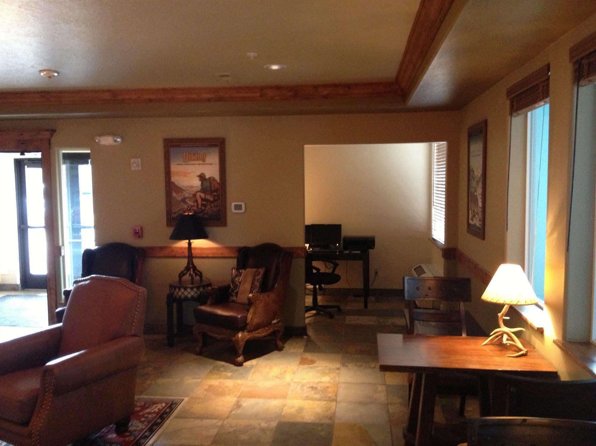 Yellowstone Park Hotel 3*